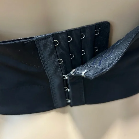 Jeweled Bustier - Picture 5 of 5